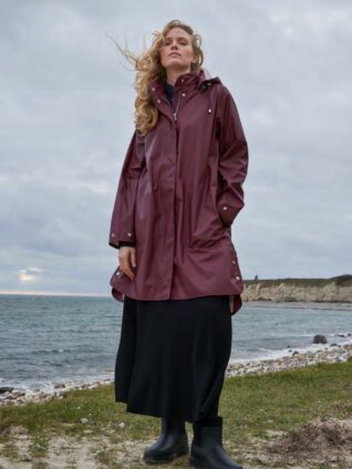 Ilse Jacobsen RAIN COAT RAIN 71 Maroon-Banner Wine